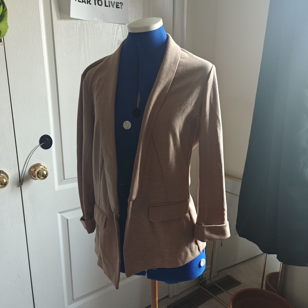 Dynamite Women's Camel Blazer